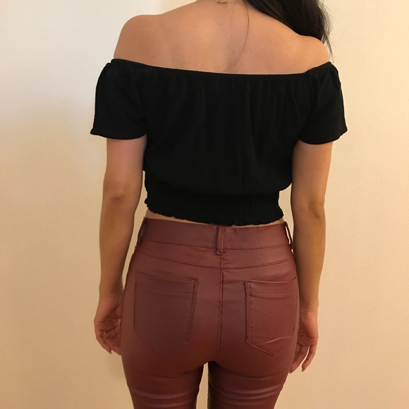 Michelle Crinkle Gauze Off The Shoulder Crop Top - Picture 6 of 8